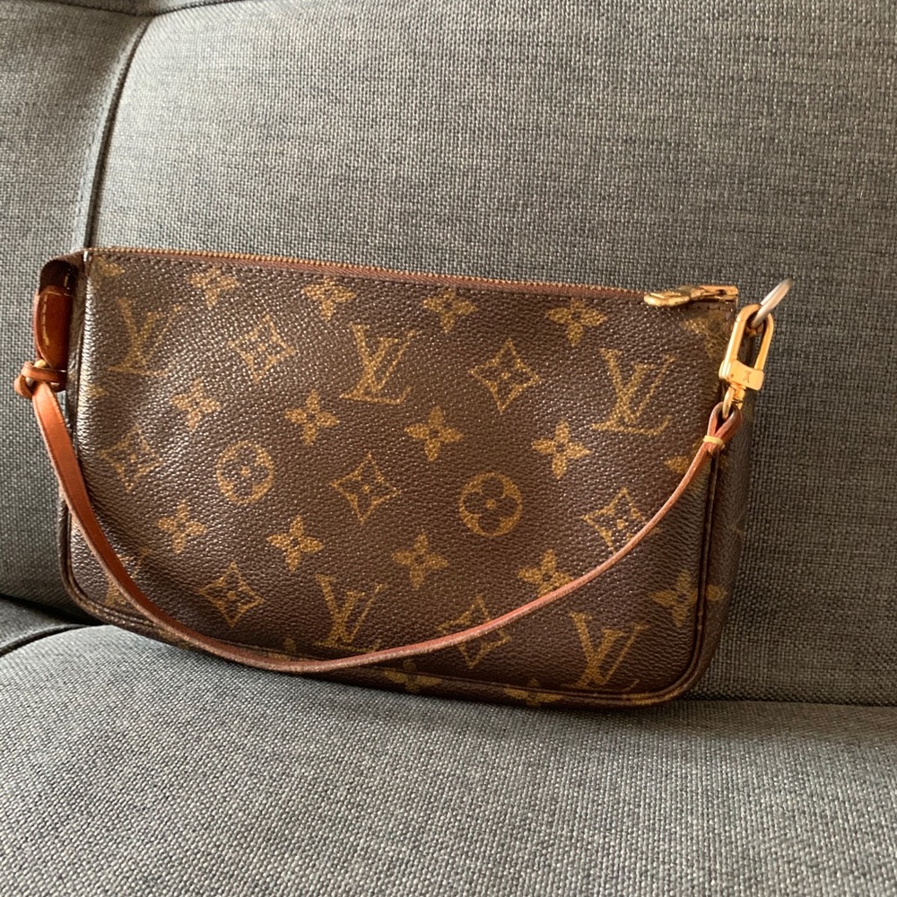 Louis Vuitton Monogram Pochette